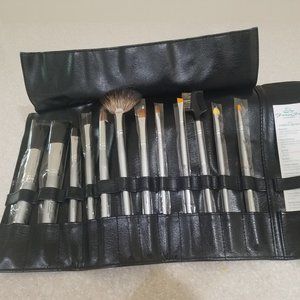 Brand New  12  Makeup Brush Set